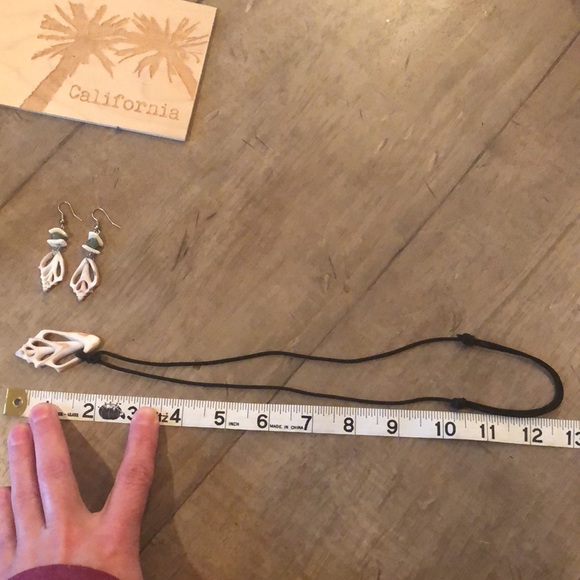 Shell necklace & earrings - Picture 5 of 7